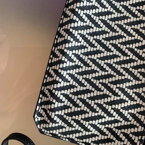 BNWT BOTKIER WRISTLET BAG LEATHER PURSE CHEVRON BLACK BLUE WHITE - Picture 5 of 14
